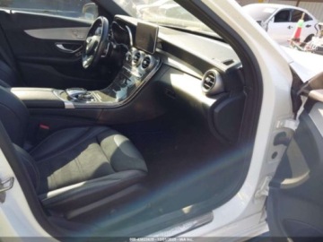 Mercedes Klasa C W205 2017 Mercedes-Benz Klasa C 63 AMG 2017 4.0 Benzyna 469KM, zdjęcie 9