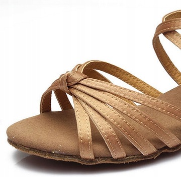 ТАНЦЕВАЛЬНАЯ ОБУВЬ ДЕТСКАЯ, 3 см - ИЗ ПОЛЬШИ