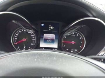 Mercedes Klasa C W205 2015 Mercedes-Benz Klasa C 2015 MERCEDES-BENZ C 300 LUXURY 4MATIC 2.0 Benzyna, zdjęcie 11