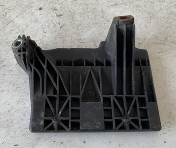 # PODSTAWA AKUMULATORA MONDEO MK4 6G91-10663-AD
