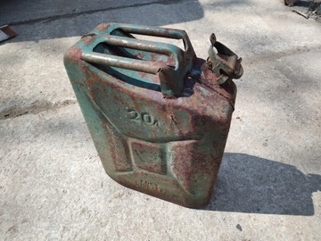 Старая советская канистра, канистра 20 л, под решетку СССР.