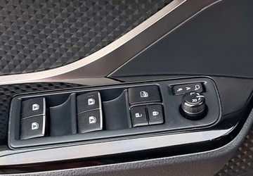 Toyota C-HR I Crossover 1.8 Hybrid 122KM 2018 Toyota C-HR Toyota C-HR 1.8 Hybryda 122KM, zdjęcie 18