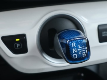 Toyota Prius IV Hatchback 1.8 Hybrid 122KM 2017 Toyota Prius 1.8 PHV, Salon Polska, Serwis ASO, zdjęcie 18