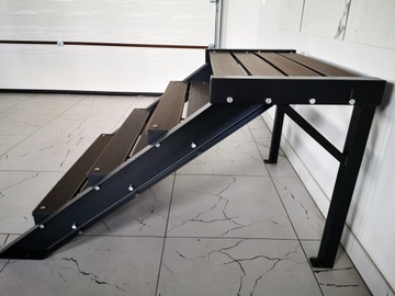 Лестница отдельностоящая, ступени 90х24 металл + композитная террасная доска