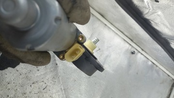 MOTOREK OKNO LEVÝ PŘEDNÍ FORD FUSION 1.4B 04R HB