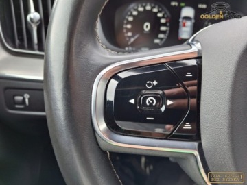 Volvo XC60 II 2021 Volvo XC 60 2,0 benz 197KM R-DESIGN klima elektryka skora oplacony 2.0, zdjęcie 19