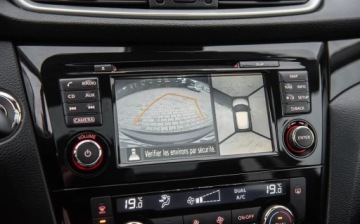 Nissan Qashqai II Crossover 1.6 DIG-T 163KM 2015 Nissan Qashqai 1.6DIG-T 163KM Ledy Nav Cam 360 Panorama ALu Full Serwis, zdjęcie 18