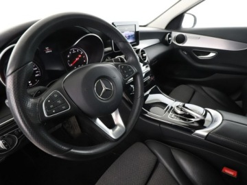 Mercedes Klasa C W205 Limuzyna 180 156KM 2018 Mercedes C 180 automat półskóra klima auto, zdjęcie 13