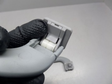 РУЧКА ЗАДНЯЯ РУЧКА В ПОТОЛКЕ MERCEDES-BENZ C CLASS W203 A2038100551