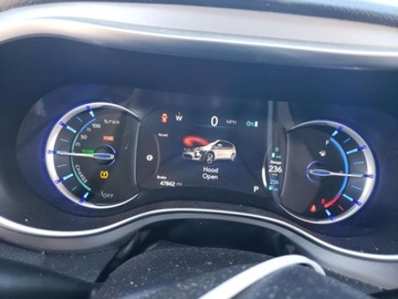 Chrysler Pacifica II 2018 Chrysler Pacifica Hybrid Limited 2018 3.6l 3.6 Hybryda 260KM, zdjęcie 9