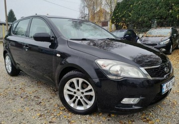 Kia Ceed I Hatchback 5d Facelifting 1.4 DOHC CVVT 90KM 2011 Kia Ceed Super stan Maly przebieg 12.2011 1.4 Benzyna 90KM, zdjęcie 4