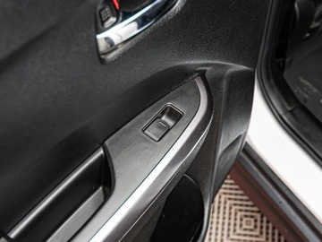 Suzuki Vitara III SUV Facelifting 1.4 BoosterJet 140KM 2019 SUZUKI Vitara 1.4 BoosterJet 4WD Suv 140KM 2019, zdjęcie 22