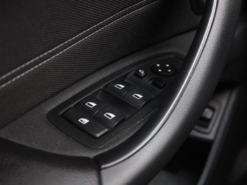 BMW X1 F48 2016 BMW X1 sDrive18d, Automat, Navi, Klima, zdjęcie 16