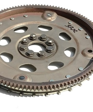 KOLO SETRVAČNÍK VQ37 NISSAN 370Z 3.7 V6 OE