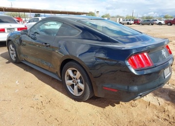 Ford Mustang VI Convertible 3.7 V6 304KM 2016 Ford Mustang 2016r., V6, 3.7L, od ubezpieczalni 3.7 Benzyna 304KM, zdjęcie 3