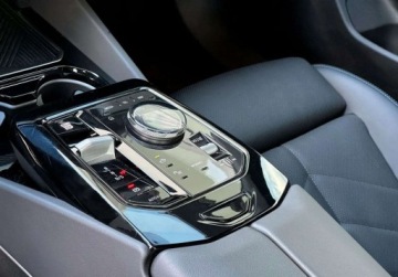 BMW Seria 5 G90-91 2024 BMW Seria 5 BMW 520i xDrive M Sport Shadow line FV23 Adaptive LED 2.0, zdjęcie 19