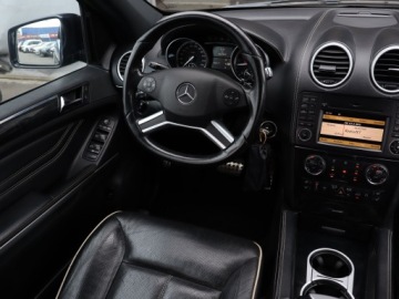 Mercedes Klasa M W164 Off-roader Facelifting 3.0 V6 (300 CDI BlueEFFICIENCY) 204KM 2010 Mercedes ML ML 300 CDI, 201 KM, 4X4, Automat, zdjęcie 6