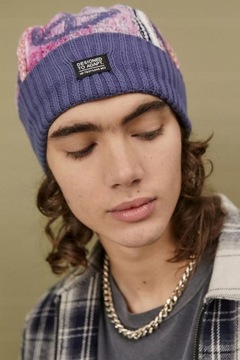 2c6fb URBAN OUTFITTERS WZORZYSTA CZAPKA BEANIE