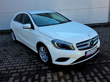 Mercedes Klasa A W176 Hatchback 5d Facelifting 180 122KM 2015 Mercedes A180 Aklasa 1,6 122KM 2Style Xenon, zdjęcie 6