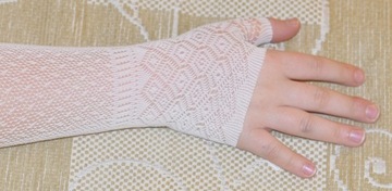 białe rękawiczki mitenki koronkowe Veneziana