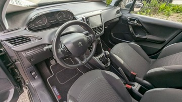 Peugeot 208 I Hatchback 5d Facelifting 1.2 PureTech 82KM 2016 Peugeot 208 1.2i 82PS OPŁACONY Bezwypadkowy, zdjęcie 11