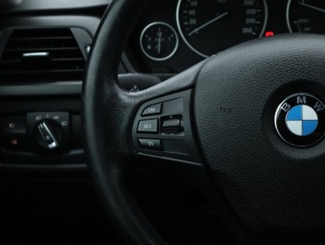 BMW Seria 3 F30-F31-F34 2014 BMW 3GT 318d GT, Skóra, Xenon, Bi-Xenon, Klima, zdjęcie 16