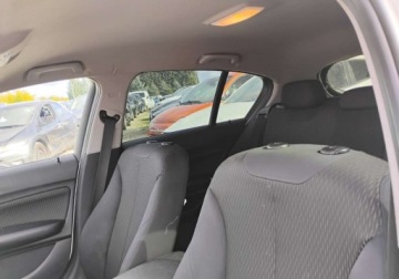 BMW Seria 1 F20-F21 Hatchback 5d 116d 116KM 2015 BMW Seria 1 2015r, 2.0 Diesel. Uszkodzony prawy przod. Jezdzi. 2.0 Diesel, zdjęcie 7