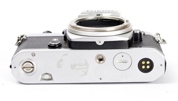 NIKON FE SILVER BODY SLR 35 мм