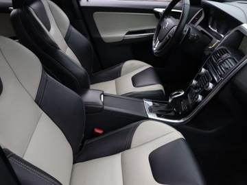 Volvo XC60 I SUV Facelifting 2.0 D4 DRIVE-E 190KM 2016 Volvo XC60 D4, Salon Polska, Serwis ASO, 187 KM, zdjęcie 8