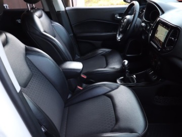 Jeep Compass II SUV 1.4 MultiAir 140KM 2018 Jeep Compass 1.4 MultiAir, Salon Polska, zdjęcie 8