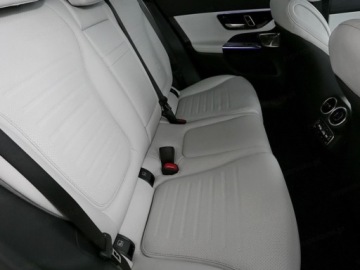 Mercedes GLC C254/X254 Coupe 2.0 220d 197KM 2025 GLC Coupe 220 d 4-Matic AMG Line 2.0 (197KM) 2025, zdjęcie 9