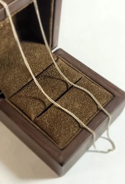 DELIKATNY SREBRNY ŁAŃCUSZEK 2,25GR 925PR