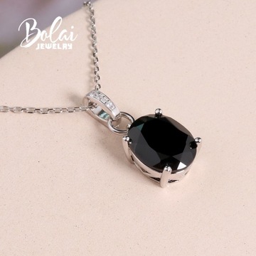 Женское колье с натуральной черной шпинелью из серебра 925 пробы.