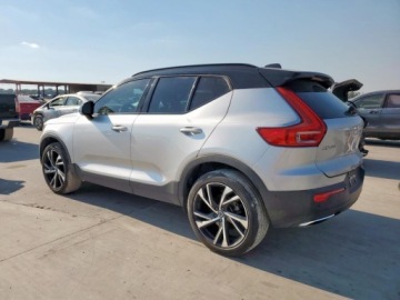 Volvo XC40 Crossover 2.0 T5 247KM 2019 Volvo XC 40 2019 VOLVO XC40 T5 MOMENTUM 2.0 Benzyna 247KM, zdjęcie 1