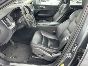 Volvo XC60 II Crossover T5 250KM 2018 Volvo XC 60 4x4 T5 Momentum 2018 kamera, zdjęcie 10