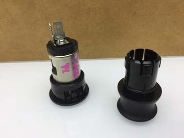 NISSAN JUKE F15 FACELIFT HNÍZDO ZAPALOVAČE