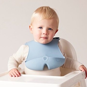 Нагрудник силиконовый с кармашком для малыша, мягкий, свернутый в б.бокс