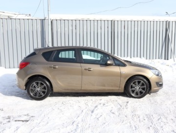 Opel Astra J Hatchback 5d Facelifting 1.6 Twinport ECOTEC 115KM 2013 Opel Astra 1.6 16V, Salon Polska, 1. Właściciel, zdjęcie 5