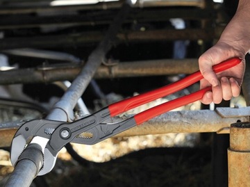 Разводные клещи. Ключ для труб и фитингов Cobra XXL 560 мм KNIPEX 87 01 560