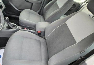Volkswagen Caddy III Kombi Facelifting 1.2 TSI 104KM 2011 Volkswagen Caddy Swiezo sprowadzonyZarejestrowany Ubezpieczony. Maxi 7 oso, zdjęcie 22