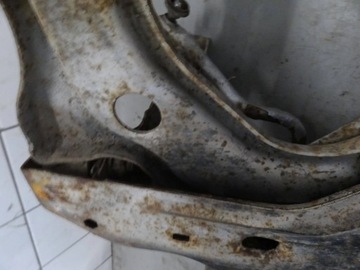 FORD FIESTA MK4 2000 1.3 B NOSNÍK KOLÉBKA LAVICE NÁPRAVNICE PŘEDNÍ