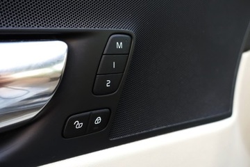 Volvo XC60 II Crossover D4 190KM 2018 Volvo XC 60 Inscription D4 AWD tempomat czujniki skora klima 2stref F, zdjęcie 15