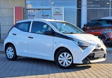 Toyota Aygo II Hatchback 3d Facelifting 1.0 VVT-i 72KM 2019 Toyota Aygo Toyota Aygo 1.0 VVT-i X Comfort 72KM 2019 Benzyna 72KM