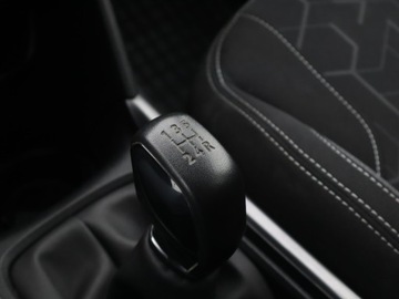 Peugeot 2008 I SUV Facelifting 1.2 PureTech 82KM 2017 Peugeot 2008 1.2 PureTech, Salon Polska, zdjęcie 14