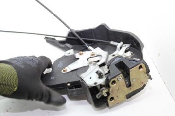 Замок задней правой двери Lexus IS 200