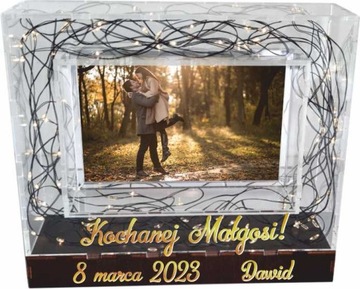 RAMKA LED PREZENT NAPIS Dzień Kobiet 8 marca FOTO