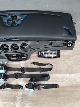 Ремни безопасности консоли приборной панели Mercedes CLA W117