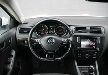 Volkswagen Jetta VI Sedan Facelifting 2.0 TDI 110KM 2017 Volkswagen Jetta 2.0 TDI 110HP Klimatronic Salon Pl. II.wlasciciel GWARANC, zdjęcie 8