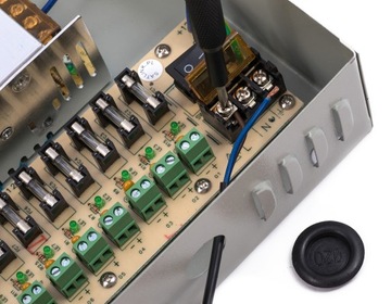 БЛОК ПИТАНИЯ CCTV 12В 10А МАКС. 9 КАМЕР НАБЛЮДЕНИЯ