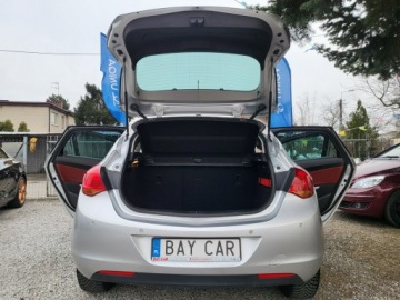 Opel Astra J Hatchback 5d 1.6 Twinport ECOTEC 115KM 2011 Opel Astra 1.6 115 KM 100% Przebieg 105 Tyś km, zdjęcie 9